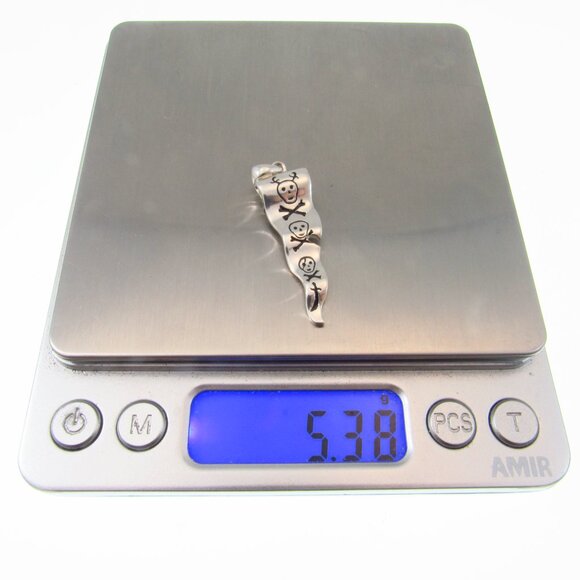 Solid 925 Sterling Silver Skull & Crossbones Francis Drake Pirate Flag Pendant - Picture 9 of 9